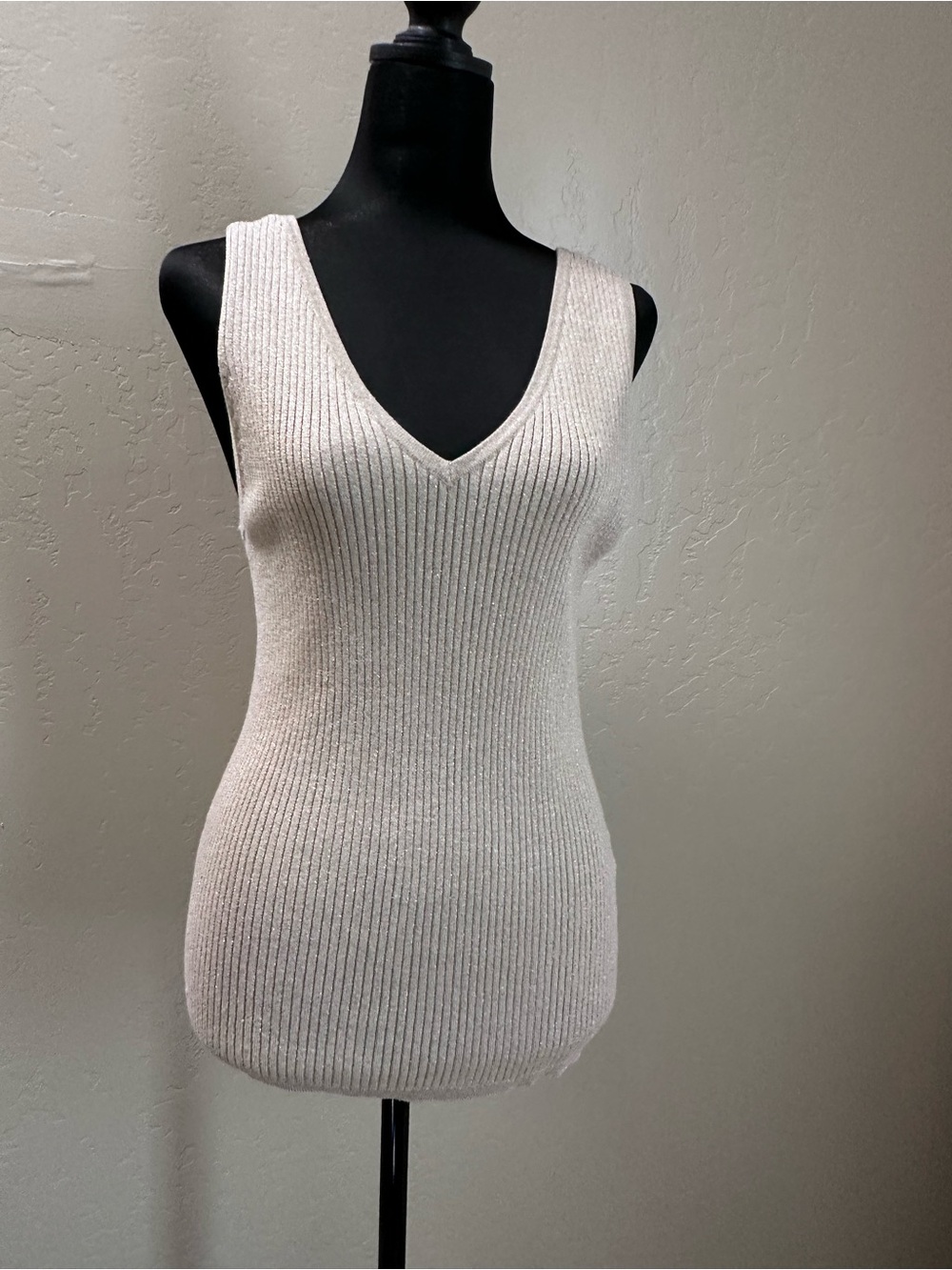 White House Black Market Cream Ribbed V-Neck Tank
